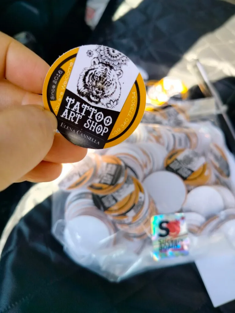 Home | StickersBomb Immagine #1 da Anonimo